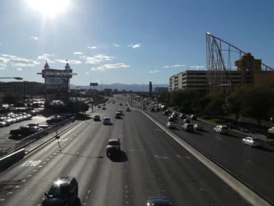 汽车拉高速是什么意思_新车磨合期高速行驶的三大注意事项