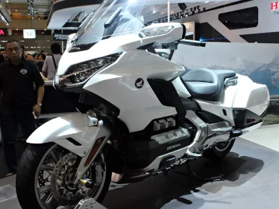 移动的五星级酒店：本田金翼 GL1800 深度指南（2025版）