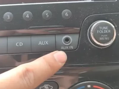 汽车上的aux是什么意思_车载aux接口功能详解