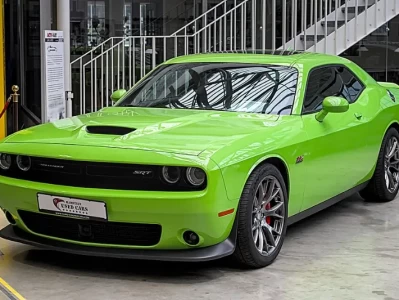 大切诺基SRT8：被时代抛弃的6.4升执念，真的值得在二手市场“抄底”吗？