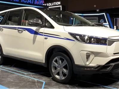 丰田Innova混动车测评_深度试驾体验与油耗实测