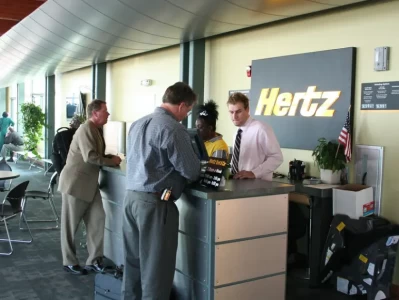 赫兹租车：全球租车行业的“老大哥”，值得信赖的选择吗？