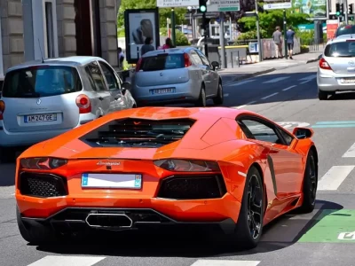 兰博基尼LP700车型特点_超跑性能评测与驾驶体验解析