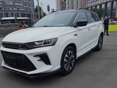 斯威钢铁侠(SWM斯威汽车旗下一款紧凑型SUV)