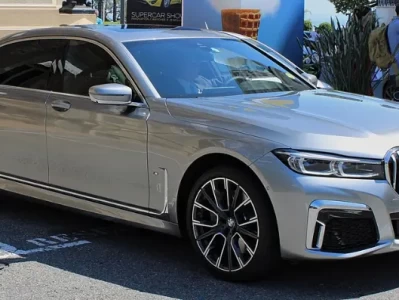 宝马745_豪华旗舰轿车的极致驾乘体验