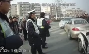 郑州无牌宝马z4_女司机驾驶无牌豪车引热议