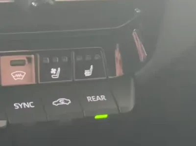 rear汽车按键功能_后视镜调节按钮使用全解析