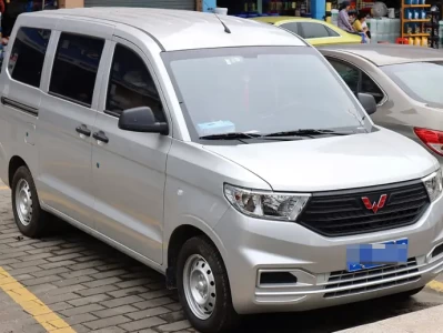 五菱宏光商务车哪款值得买？3大车型实操拆解，选错一次费三年