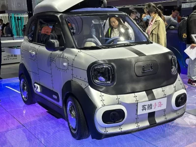 2026一汽奔腾新款车型盘点：小马卖爆10万台，3.49万起续航222km，微型电动车还能这么玩？