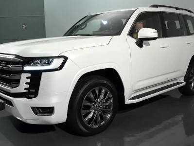 越野车界的“常青树”再进化：深度解析新款丰田兰德酷路泽LC300