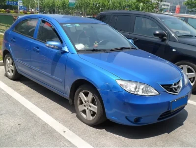 海马3两厢车评测_家用代步性价比高，驾驶体验舒适实用