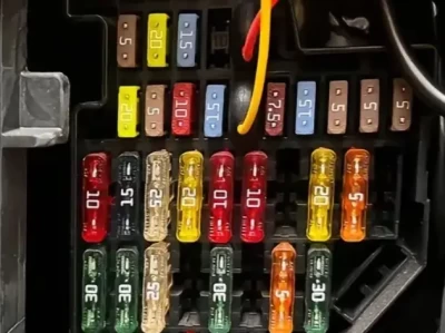 新宝来保险丝盒说明书_大众车型保险丝位置图解指南