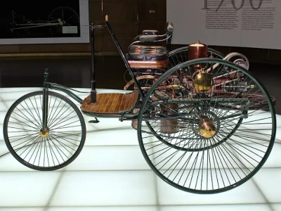 汽油汽车什么时候发明的_世界上第一辆汽车的诞生故事