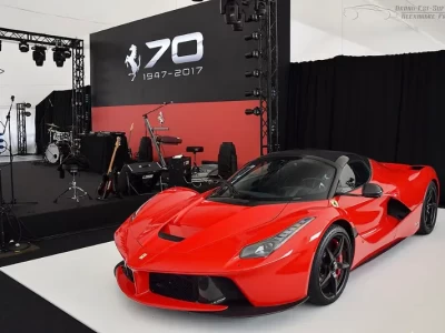 揭秘周杰伦的“地表最强”车库：从6500万的蝙蝠车到情怀AE86