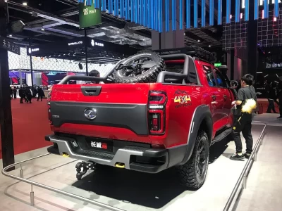 “厚重”的代价与底气：深度拆解长城汽车的重量、油耗与安全悖论