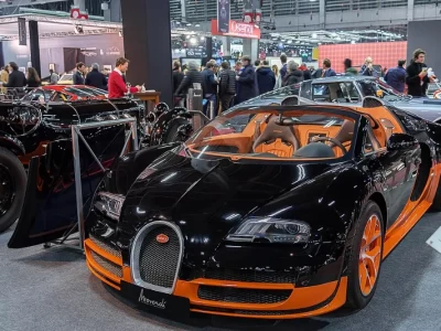 布加迪威速：一台开在马路上、却像战斗机起飞的“陆地航母”