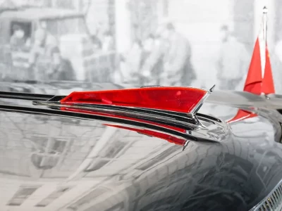 红旗汽车标志的含义_国车徽标背后的深刻寓意