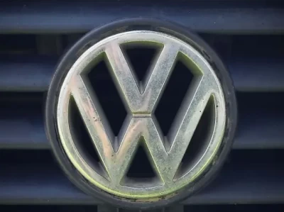 大众汽车是哪个国家的？揭秘德国“神车”在中国的百年传奇与未来布局