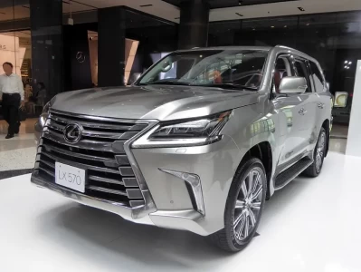雷克萨斯LX570：一辆已经停产的V8“理财产品”，现在还值得买吗？