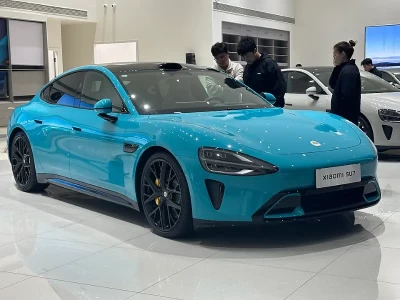 小米SU7 vs 特斯拉Model Y全面对比：选电动轿跑还是家用SUV？从性能到性价比一文读懂