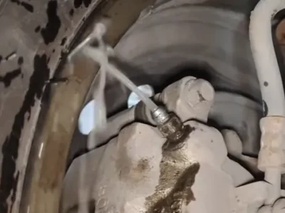 制动液泄露原因_遇到刹车油泄漏该如何正确处理