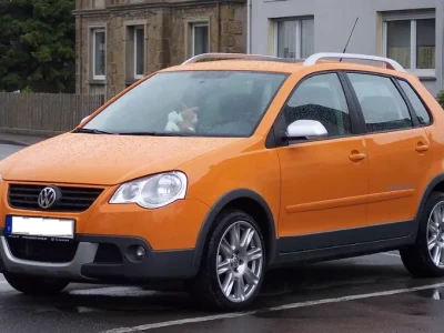 谁还在怀念上海大众Cross Polo？这台“加高底盘”的小车，曾是中国跨界车的教科书