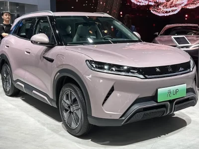 比亚迪元UP高配值不值得买？2025款实测指南：10万级纯电SUV新宠