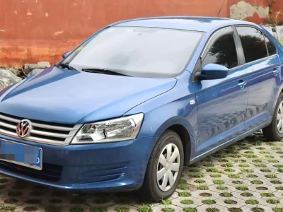 新桑塔纳对比评测_2025年热门家轿横向测评