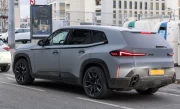 宝马XM混合动力超级SUV_644马力狂野设计与性能全面解析