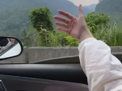 开车伸手窗外的原因_揭秘这个危险动作的四大隐患