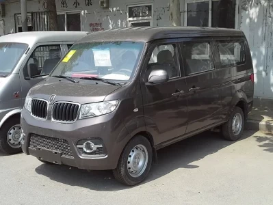 金杯海星面包车_实用功能与商务用车全解析