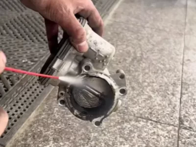 清洗节气门技巧_自己动手保养汽车既省钱又简单