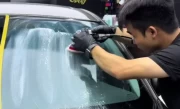 玻璃滑水膜_汽车挡风玻璃防雨镀膜效果实测