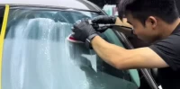 玻璃滑水膜_汽车挡风玻璃防雨镀膜效果实测