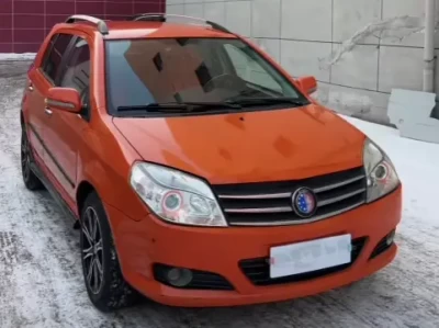 金鹰两厢怎么样_这款两厢车性能配置全面评测