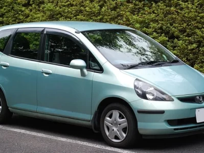 经济型轿车排行榜_2025年最省油的10款平价轿车推荐