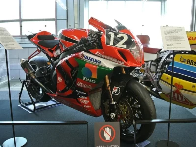 浴火重生：铃木GSX-R 1000王者归来，性能革新再战江湖