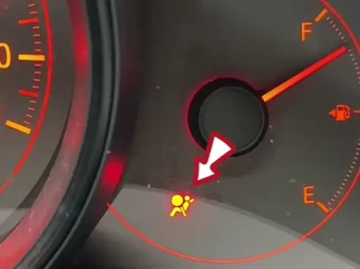 汽车气囊灯亮是什么原因_气囊故障灯常亮的5大常见原因