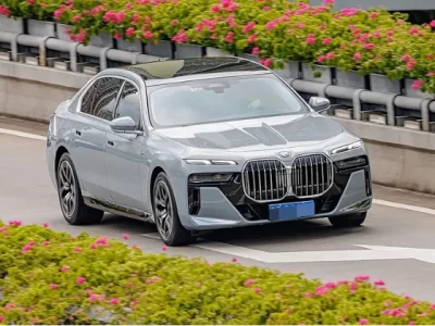 宝马7系车型解析_豪华座驾的性能与舒适体验