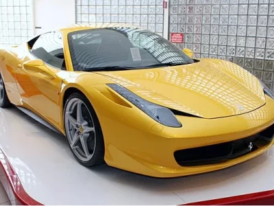 为什么十年过去了，法拉利 458 Italia 依然是无数男人的「终极梦中情车」？