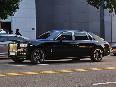 劳斯莱斯幻影系列II_全球首秀震撼登场