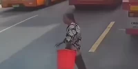 鬼探头开车司机怎样做才安全_老司机避坑指南