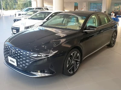 现代Azera：一辆在中国「消失」、在中东卖爆的旗舰轿车