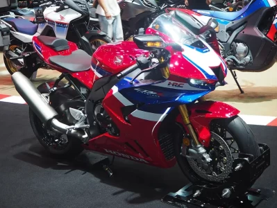 本田CBR1000价格_2025款本田火刃最新报价大揭秘