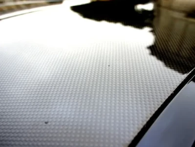 汽车碳纤维_碳纤维膜在汽车改装中的优势解析