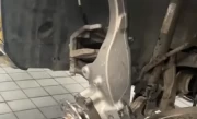 汽车羊角是什么_转向节的作用与结构详解