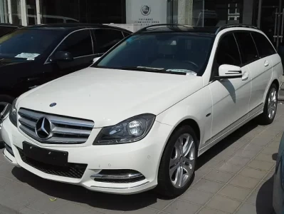 奔驰C级旅行版：一台"叫好不叫座"的进口车，到底值不值得你买单？