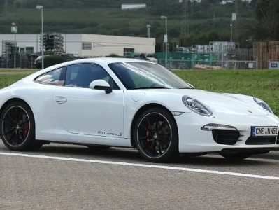 保时捷991_传奇跑车驾驶体验与性能解析