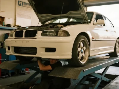 新能源汽车底盘护板_安装防护板对驾驶体验的真实影响