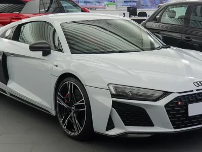 2025年奥迪R8 V10最新报价及车型详解：V10自然吸气引擎的绝唱之作